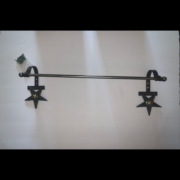 Metal Finish Towel Rack - Picture 3 of 6